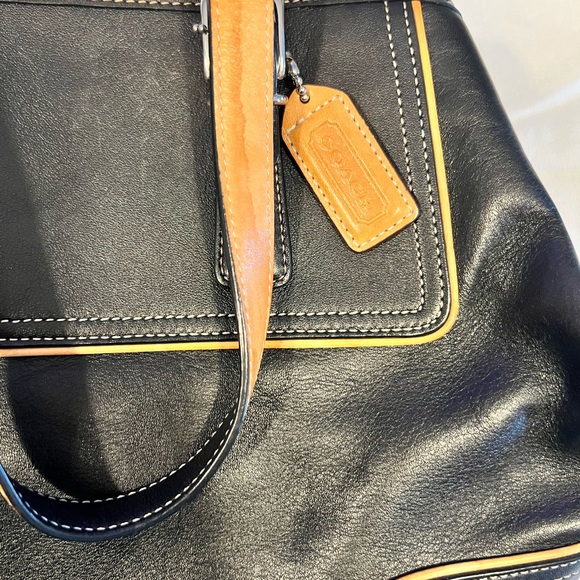 Coach Leather Hamptons 9605 Bag - Picture 7 of 8